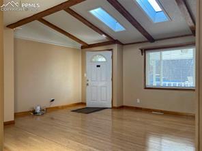 805 Nickerson
