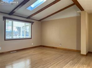 805 Nickerson
