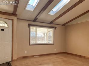 805 Nickerson