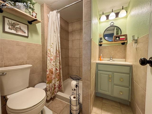 5561 Mosquito Pass Drive