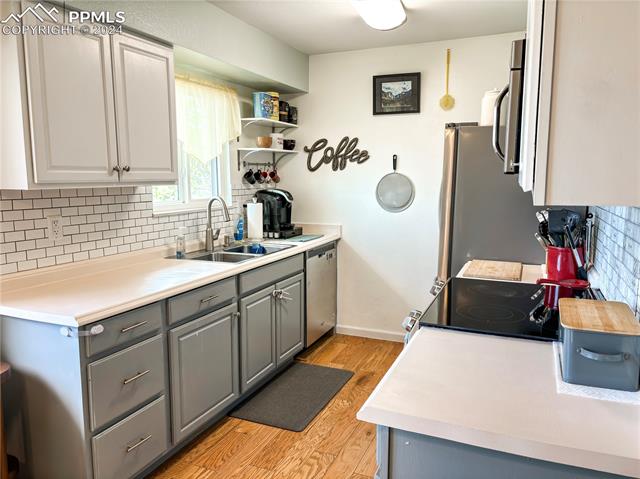 5561 Mosquito Pass Drive