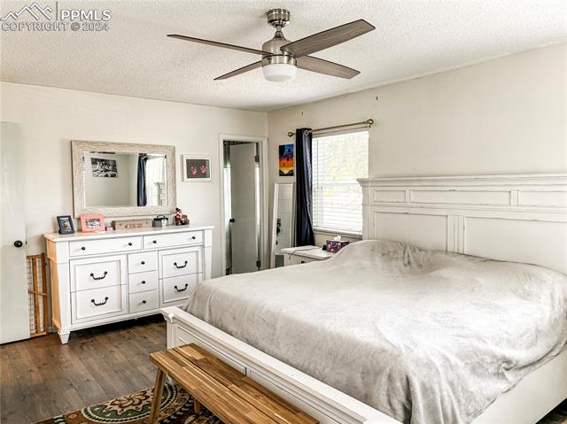 5561 Mosquito Pass Drive