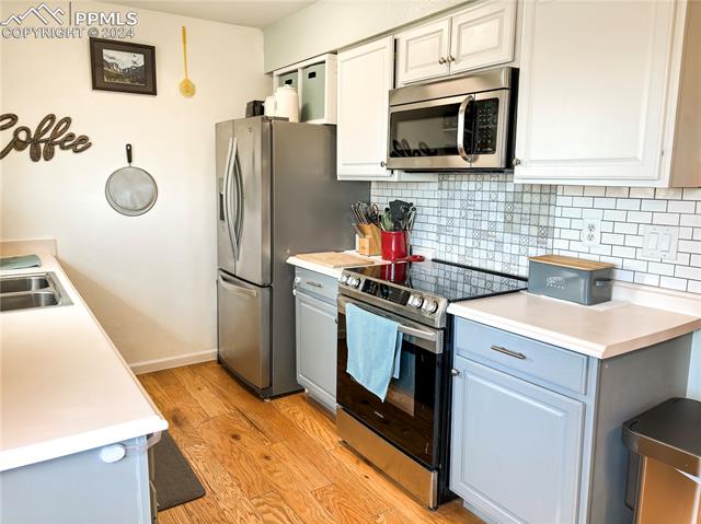 5561 Mosquito Pass Drive