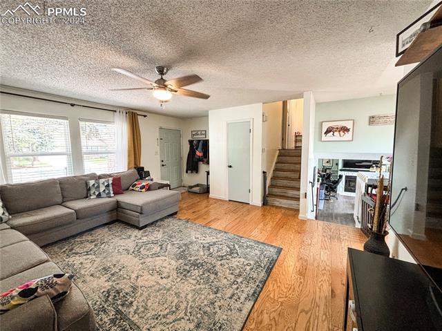 5561 Mosquito Pass Drive