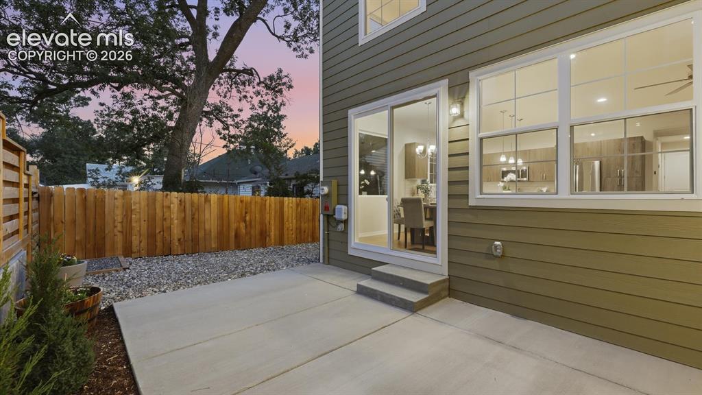 1217 Custer Avenue