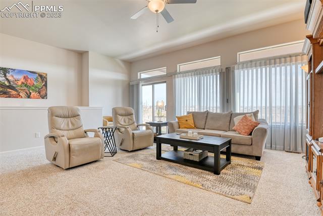 968 S Avenida Del Oro E