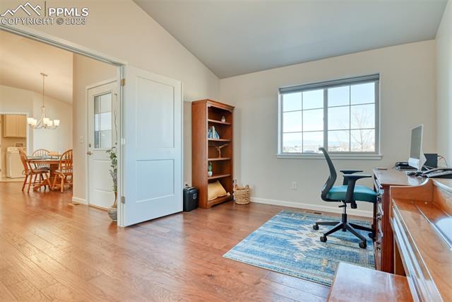 968 S Avenida Del Oro E