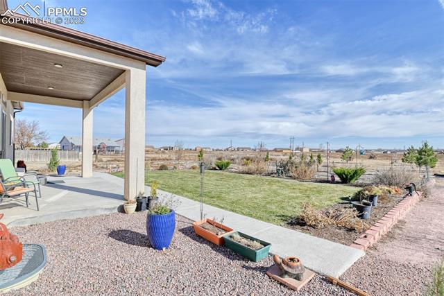 968 S Avenida Del Oro E