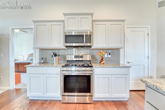 968 S Avenida Del Oro E