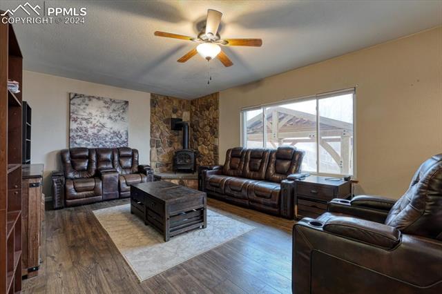 6925 Quicksilver Drive