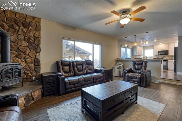 6925 Quicksilver Drive