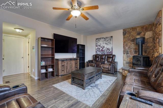 6925 Quicksilver Drive