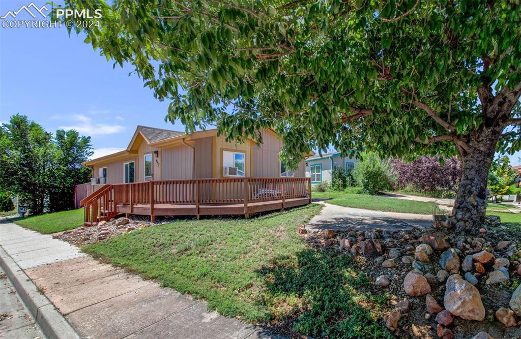 957 Desert Circle