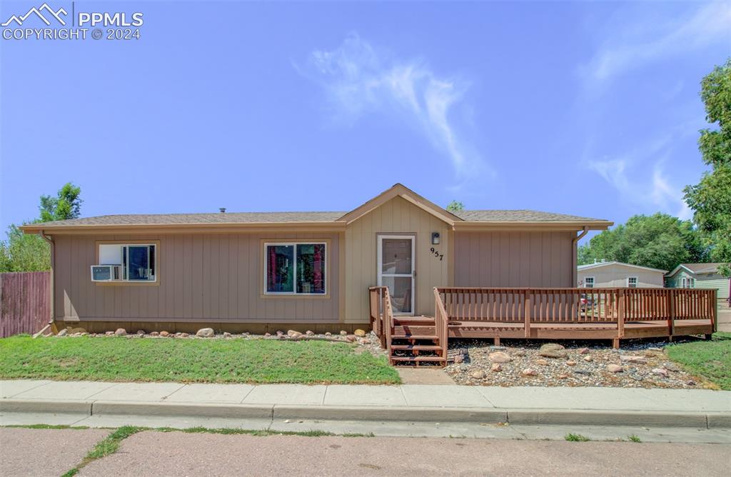 957 Desert Circle