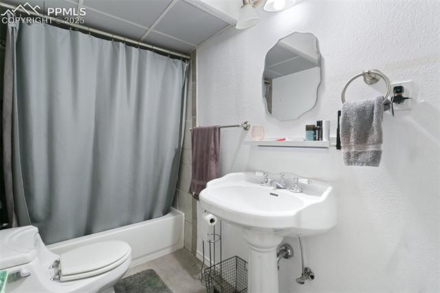 8250 Flax Court