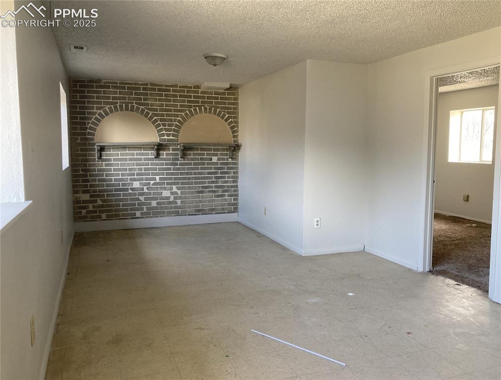 7033 Sequoyah Way