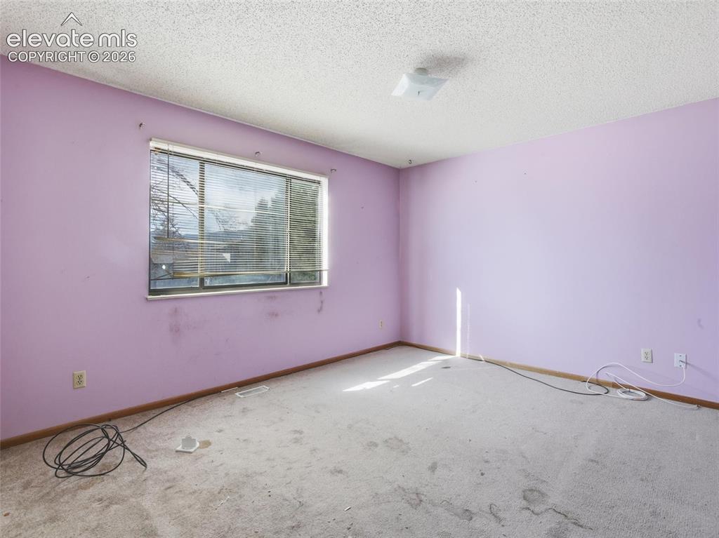 1186 Applewood Drive