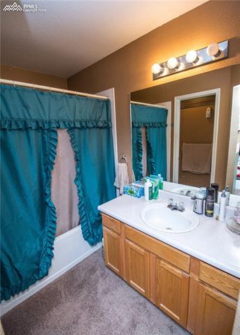 655 Legend Oak Drive