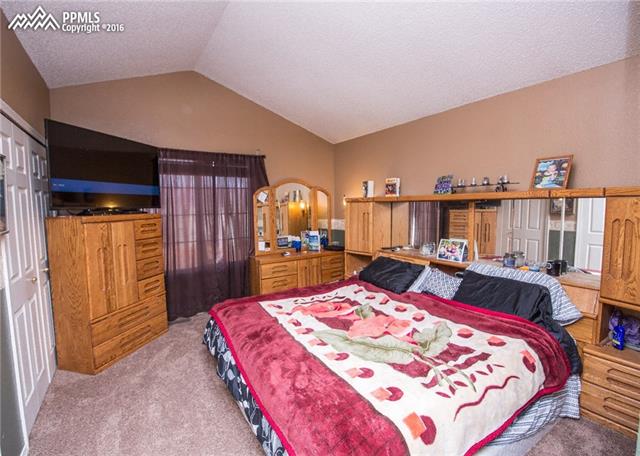 655 Legend Oak Drive