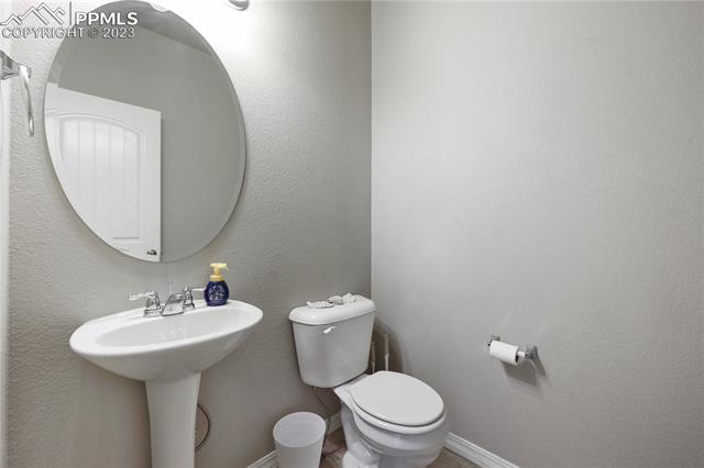 19504 Lindenmere Drive