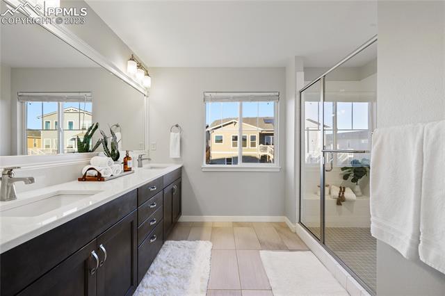 4554 Hanging Lake Circle