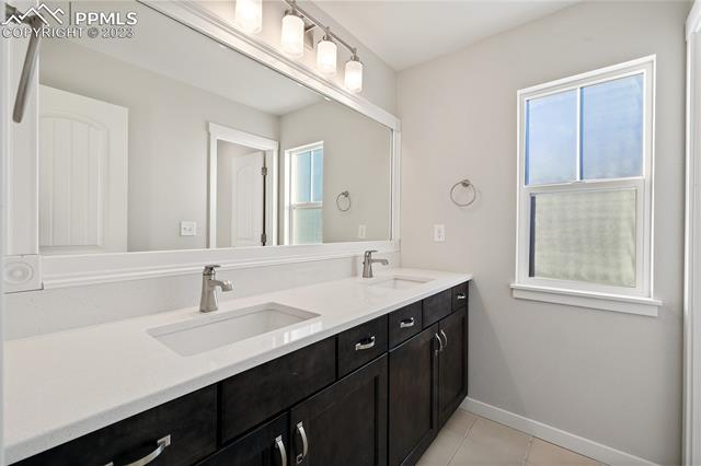 4554 Hanging Lake Circle