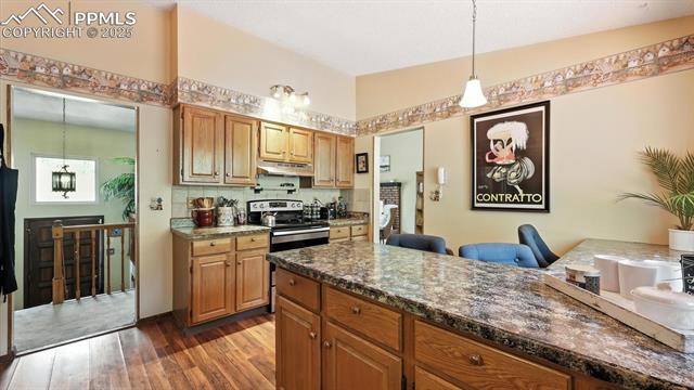 6180 Garlock Way
