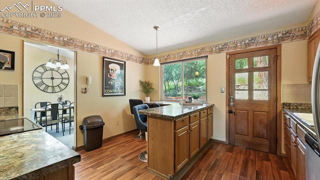 6180 Garlock Way