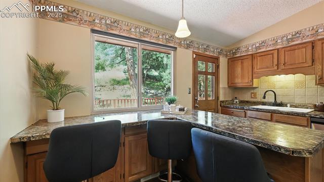 6180 Garlock Way