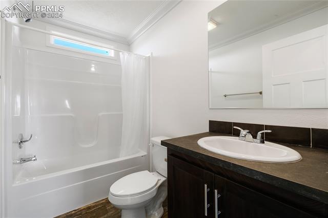 23620 Jayhawk Avenue