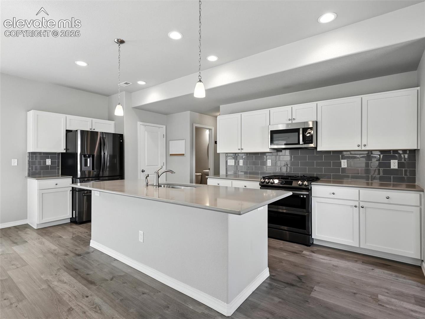 6222 Barr Point