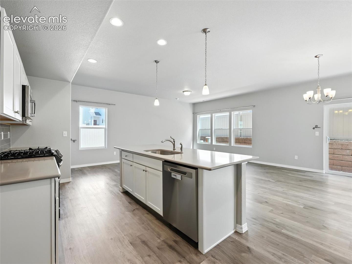 6222 Barr Point