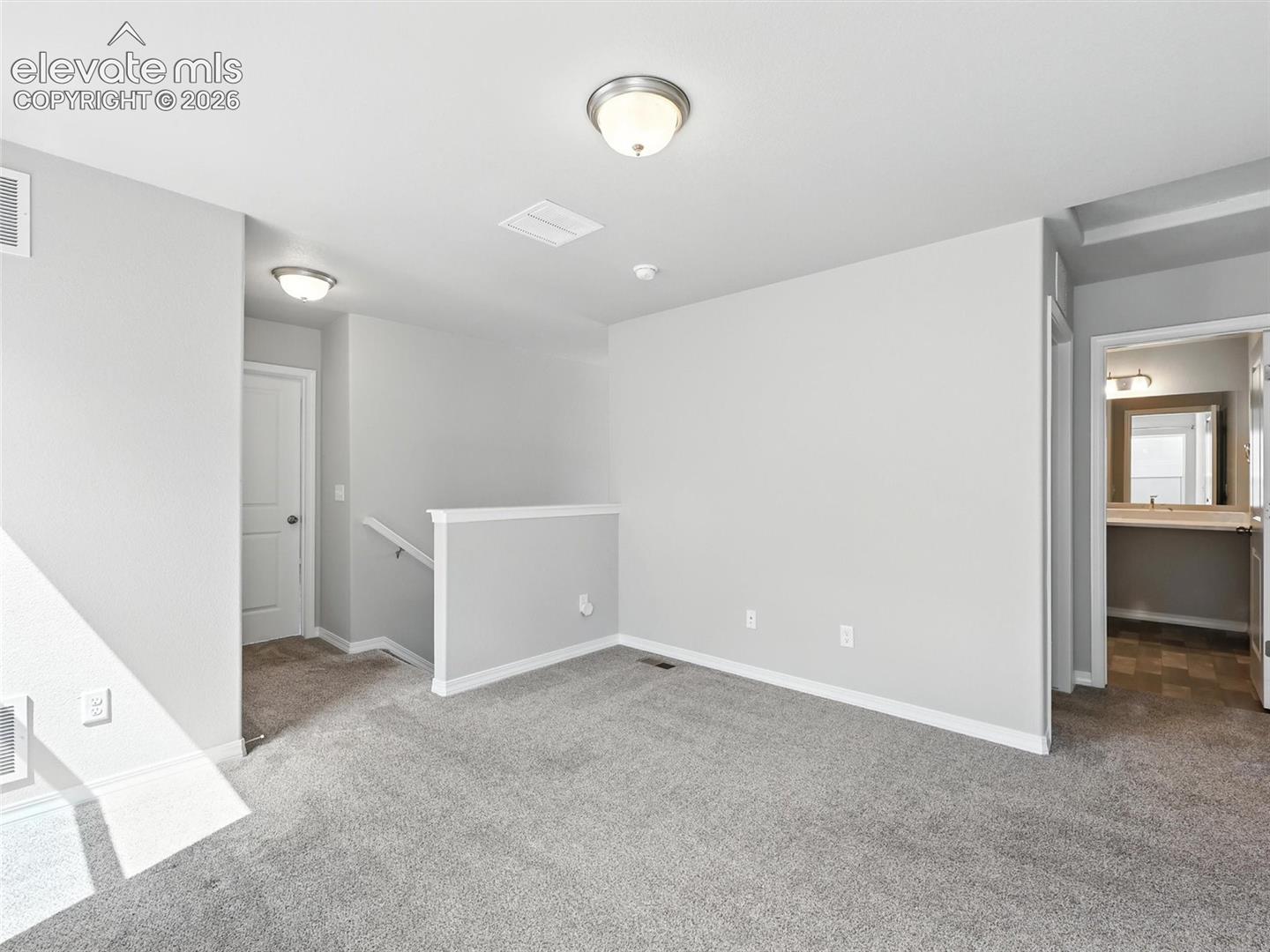 6222 Barr Point