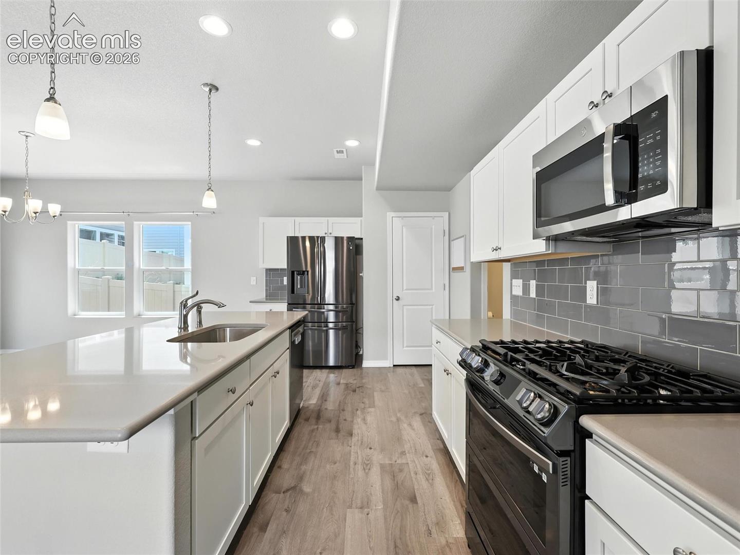 6222 Barr Point