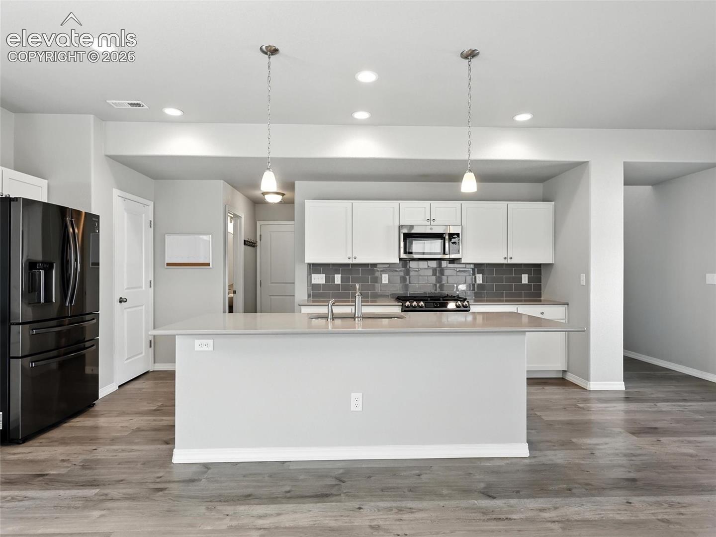6222 Barr Point
