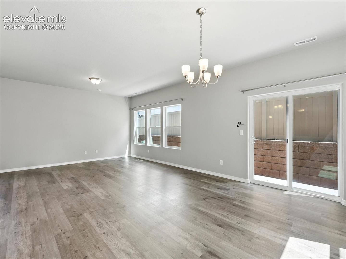 6222 Barr Point