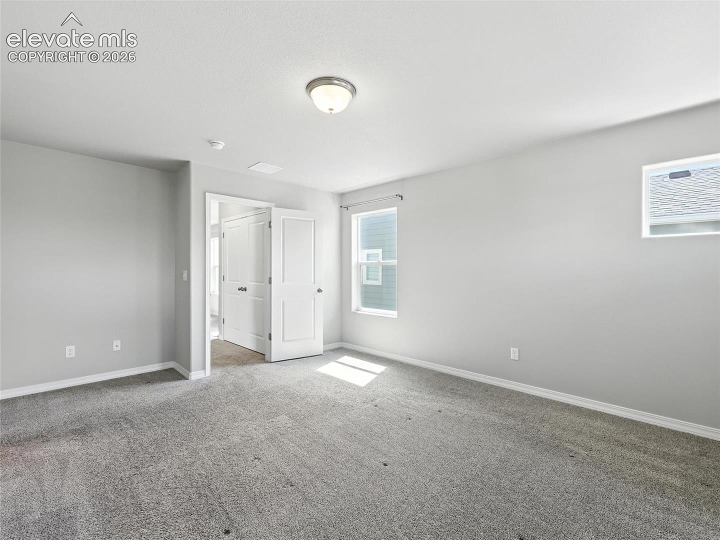 6222 Barr Point