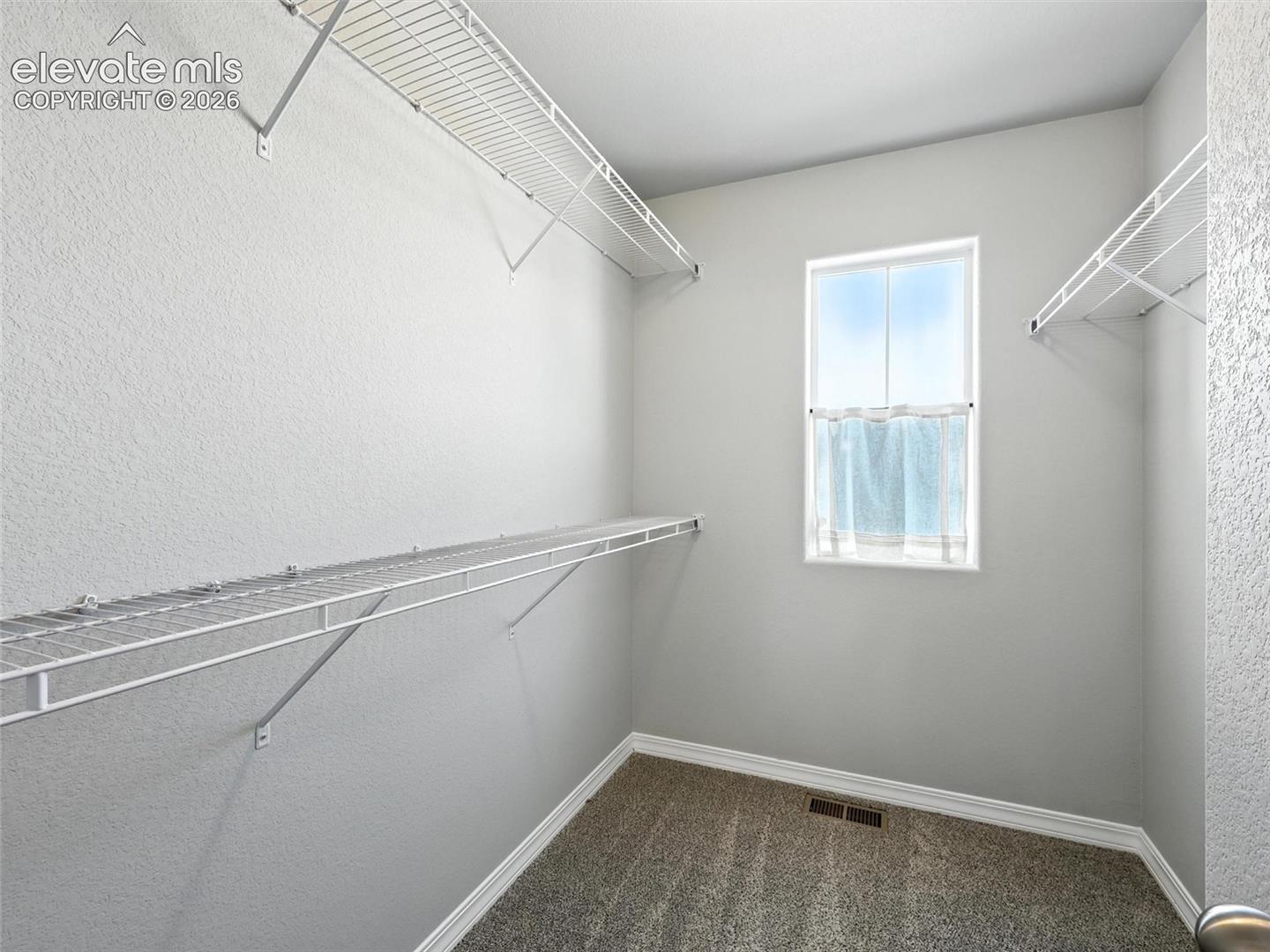 6222 Barr Point