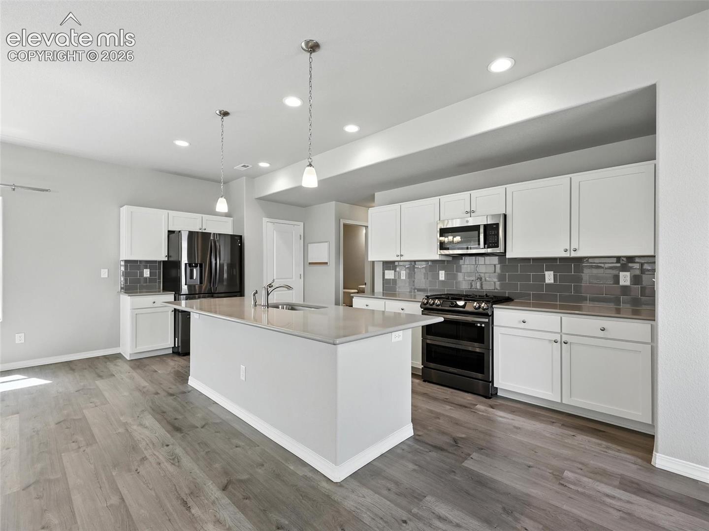 6222 Barr Point