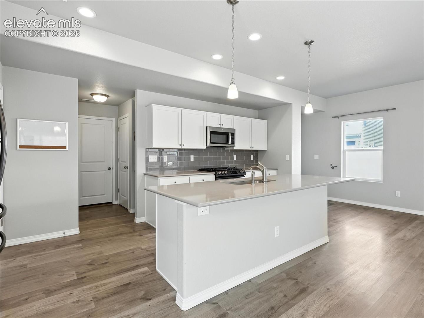 6222 Barr Point