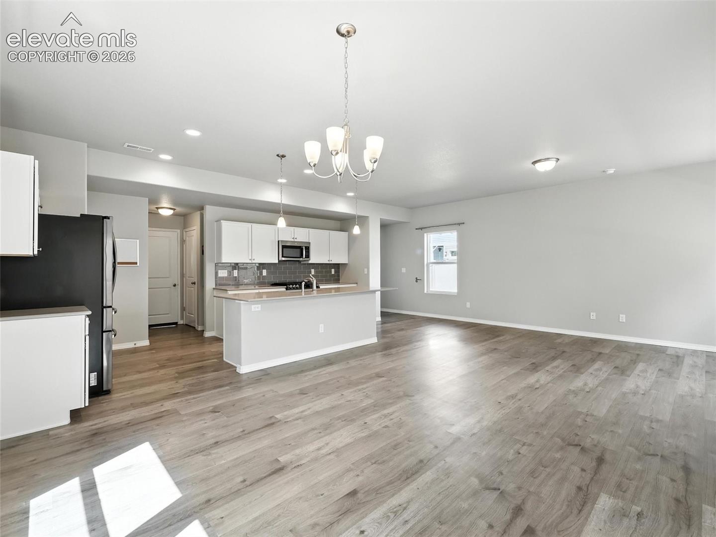 6222 Barr Point
