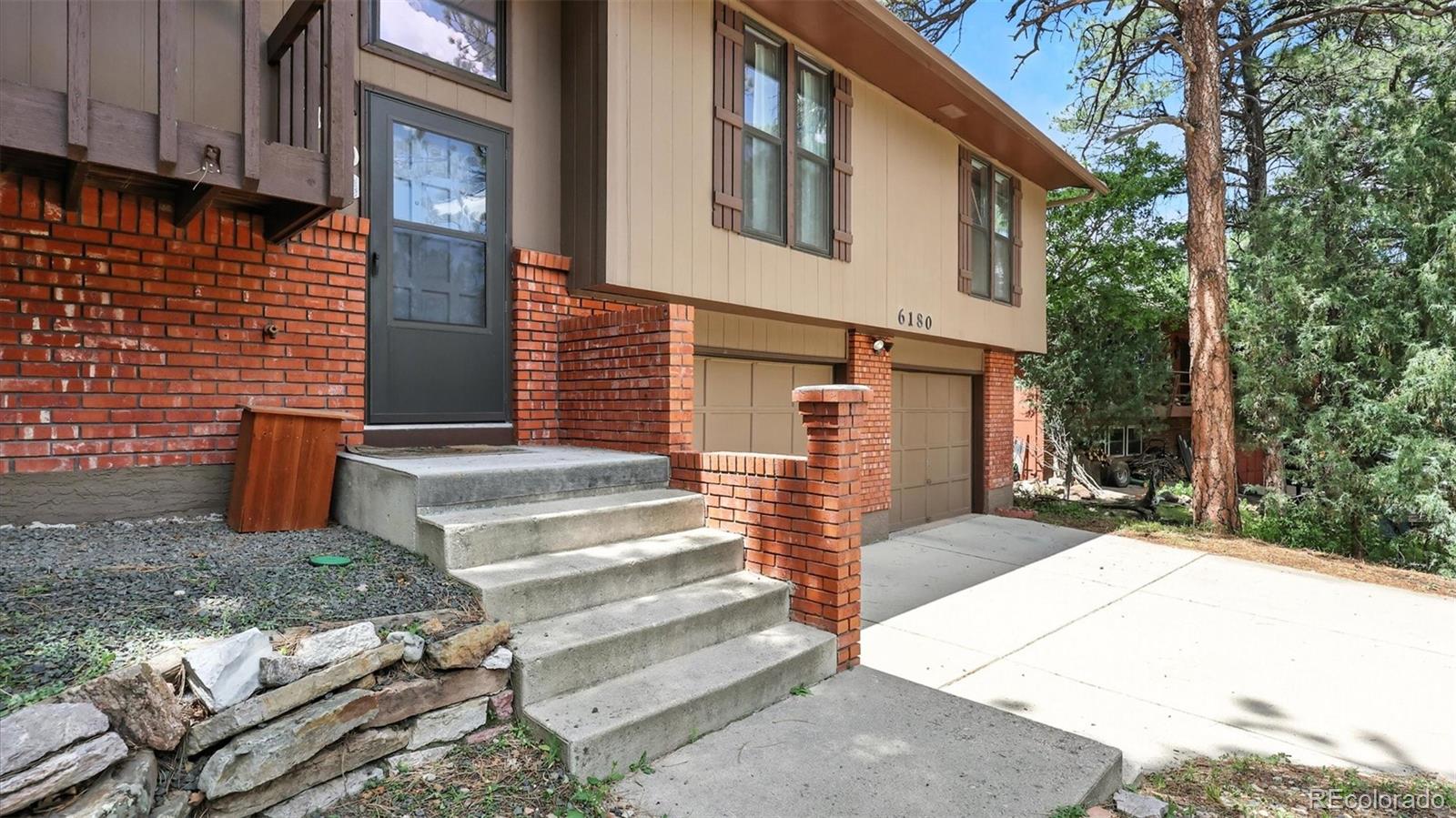 6180 Garlock Way