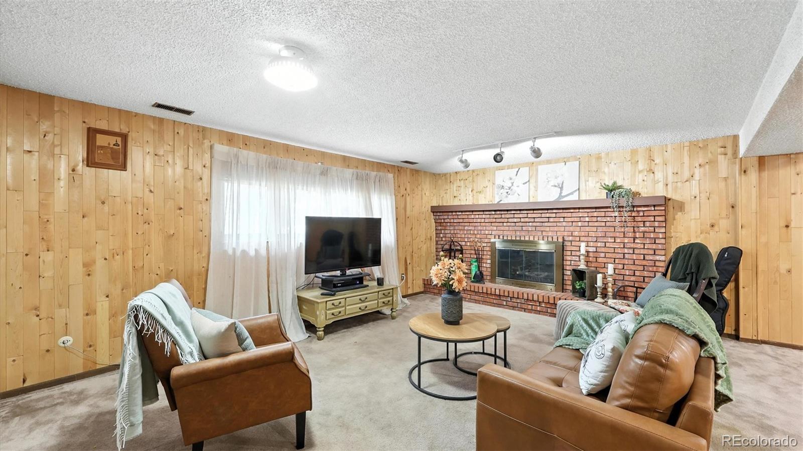 6180 Garlock Way