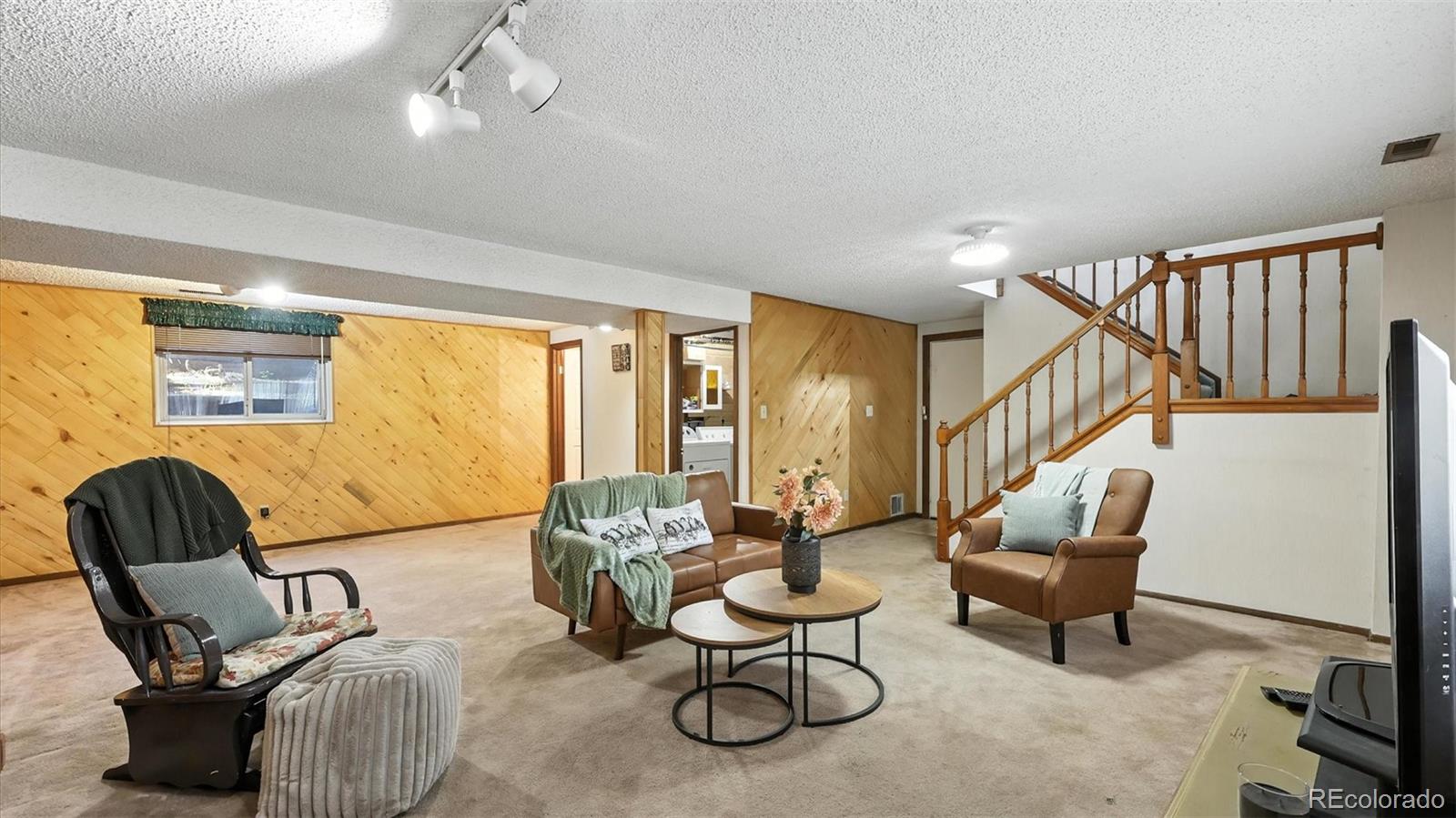 6180 Garlock Way