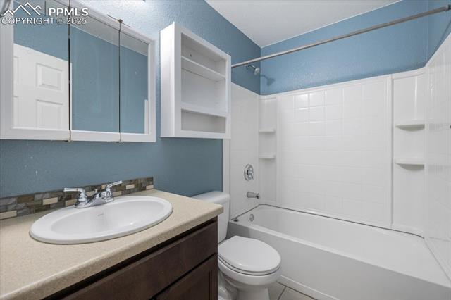 13038 Devils Thumb Place