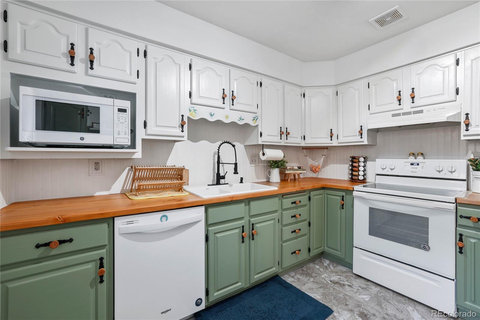 3206 E Pikes Peak Avenue