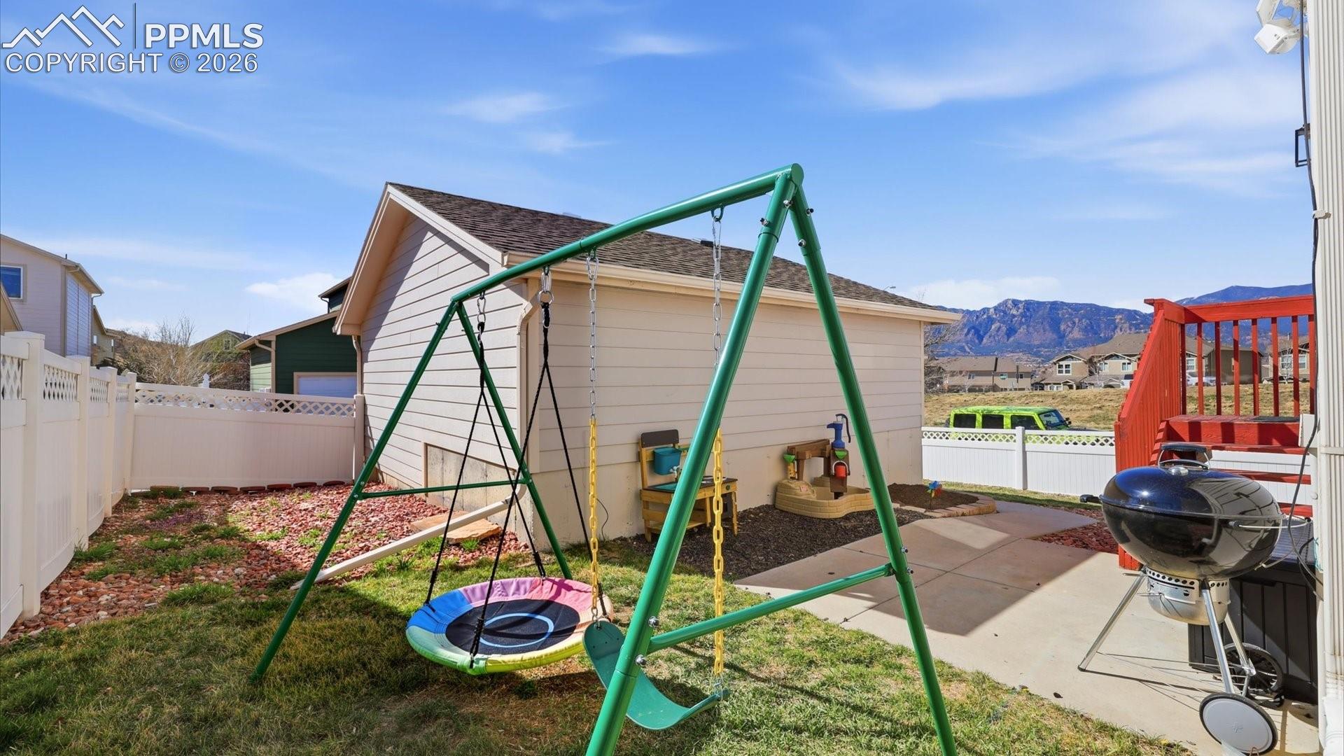 2281 St James Drive