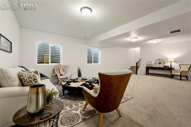 5476 Gansevoort Drive