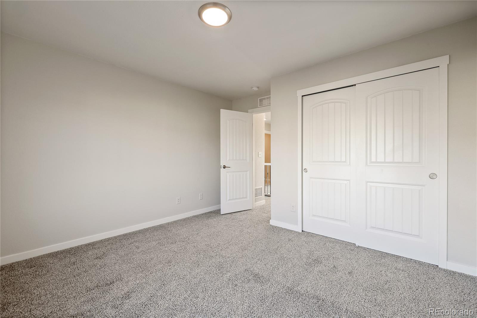 4554 Hanging Lake Circle