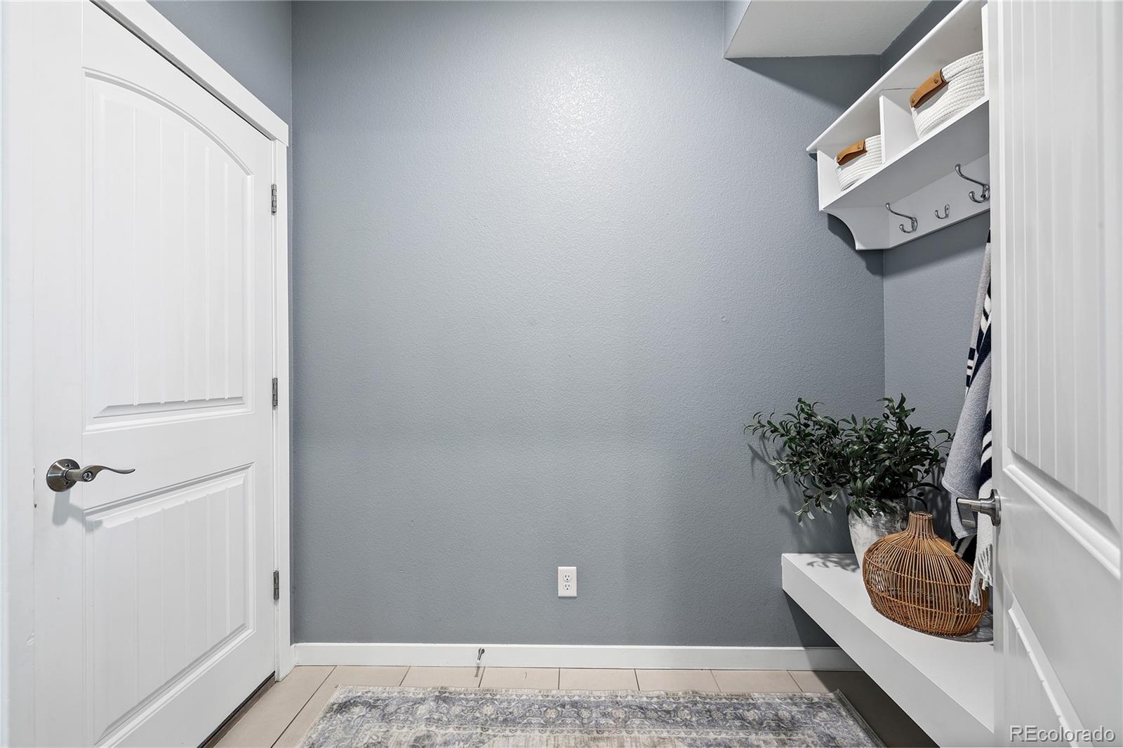 4554 Hanging Lake Circle